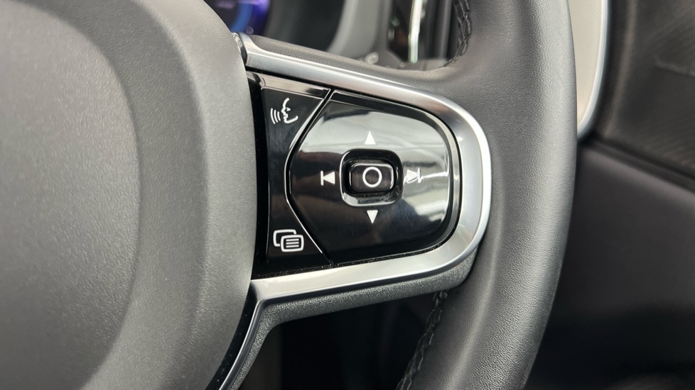 Used Volvo XC60 2023 for sale - 77218711: Photo 22