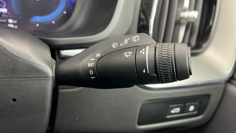 Used Volvo XC60 2023 for sale - 77218711: Photo 23