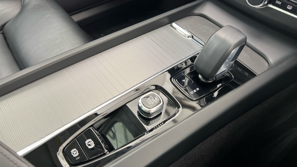 Used Volvo XC60 2023 for sale - 77218711: Photo 25