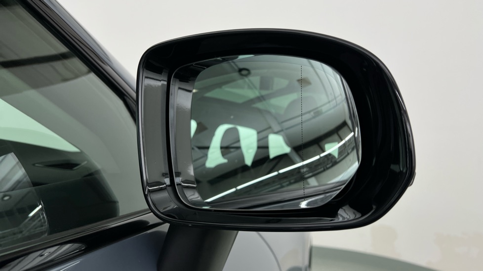 Used Volvo XC60 2023 for sale - 77218711: Photo 32