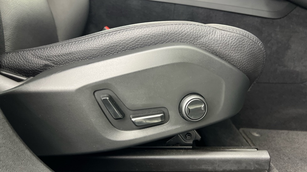 Used Volvo XC60 2022 for sale - 76851260: Photo 30