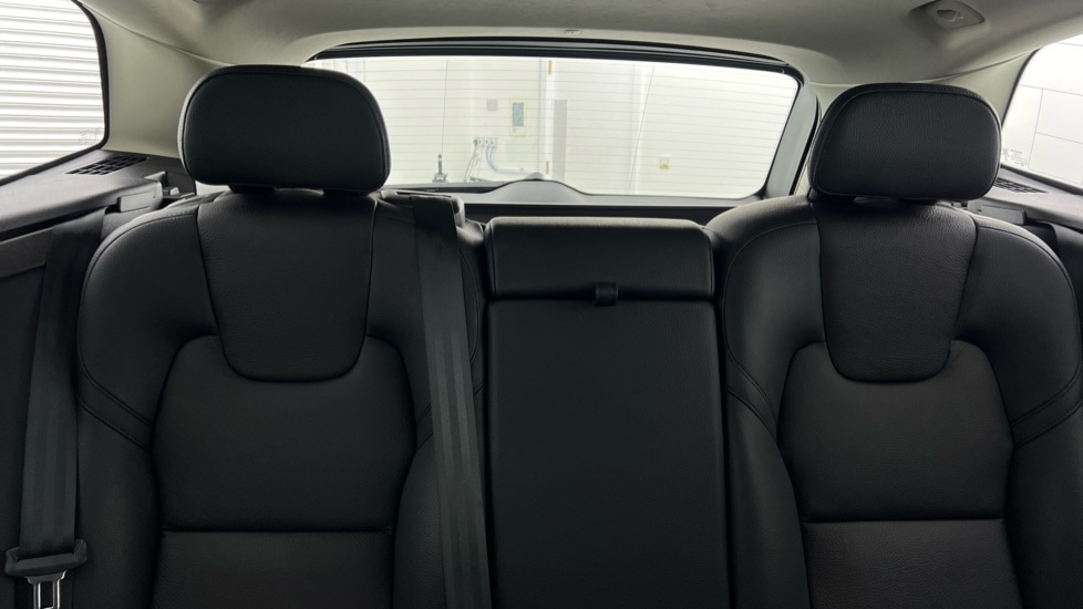 Used Volvo XC60 2022 for sale - 76851260: Photo 36