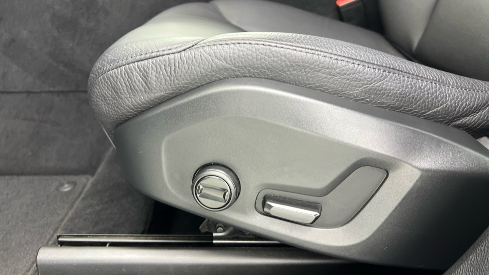 Used Volvo XC60 2022 for sale - 76851260: Photo 59