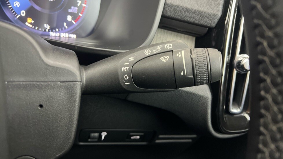 Used Volvo XC40 2021 for sale - 77855789: Photo 23