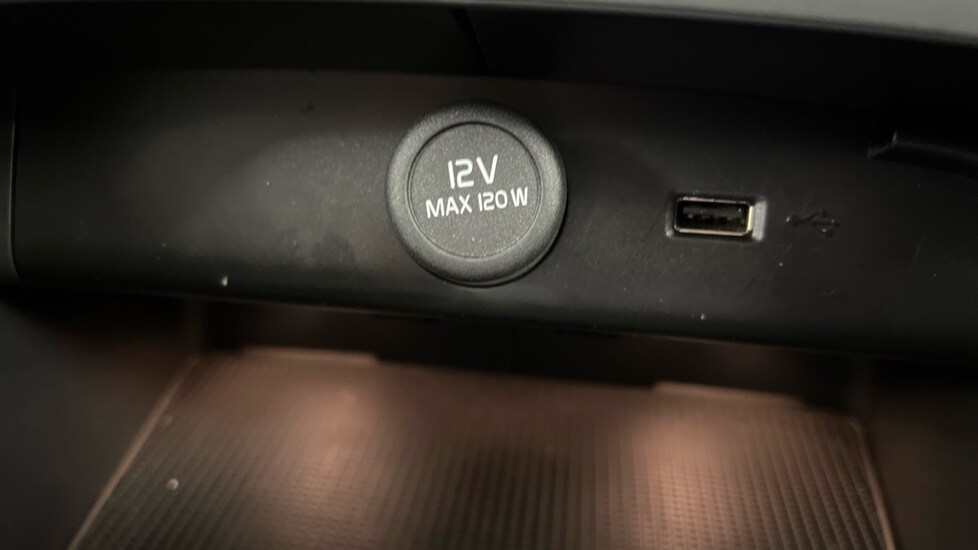 Used Volvo XC40 2021 for sale - 77855789: Photo 51