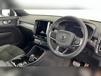 Used Volvo XC40 2021 for sale - 76289739: Photo