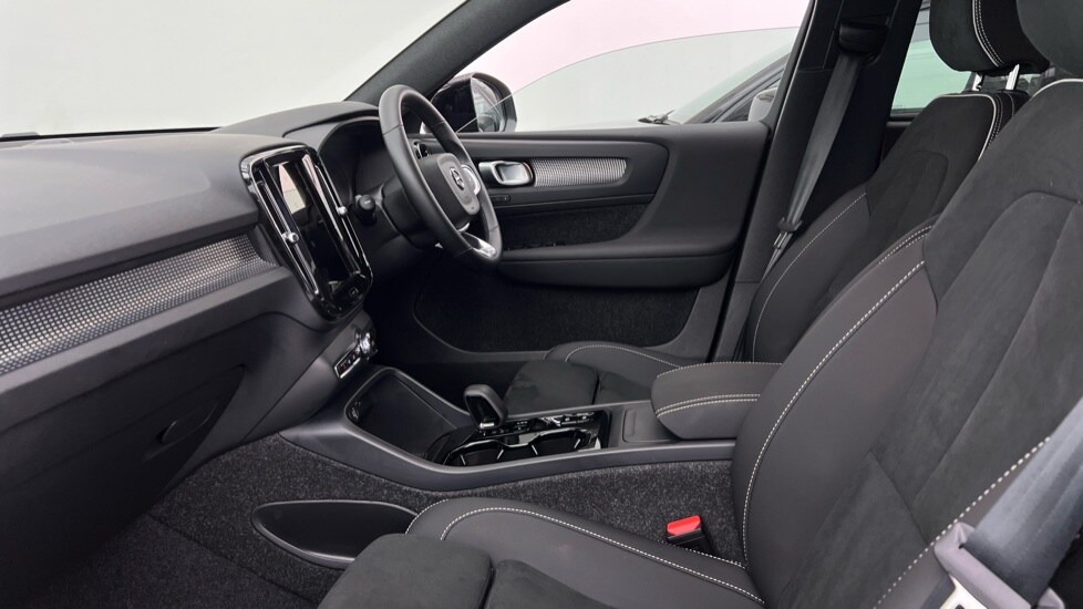 Used Volvo XC40 2025 for sale - 76196017: Photo 60
