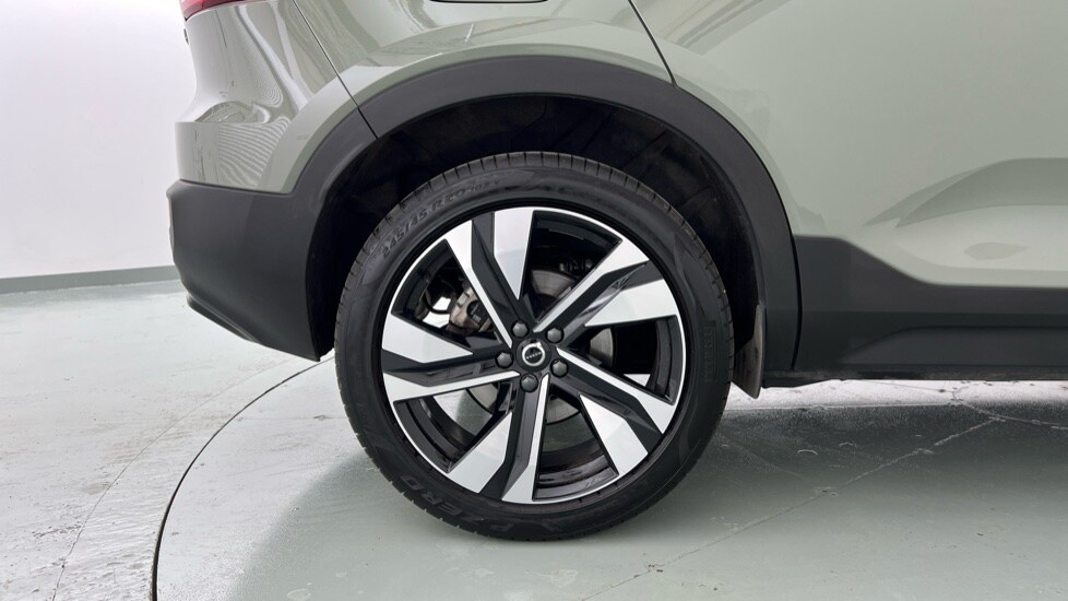 Used Volvo XC40 2025 for sale - 76196017: Photo 9