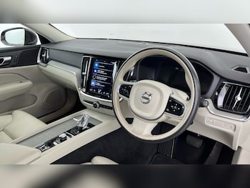 Used Volvo V60 2021 for sale - 78757308: Photo