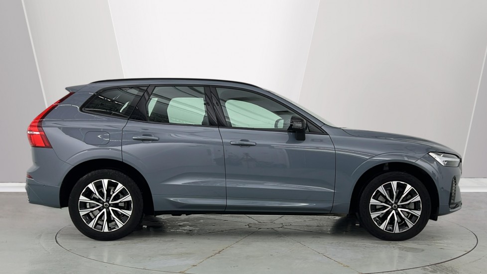 Used Volvo XC60 2023 for sale - 77893885: Photo 3