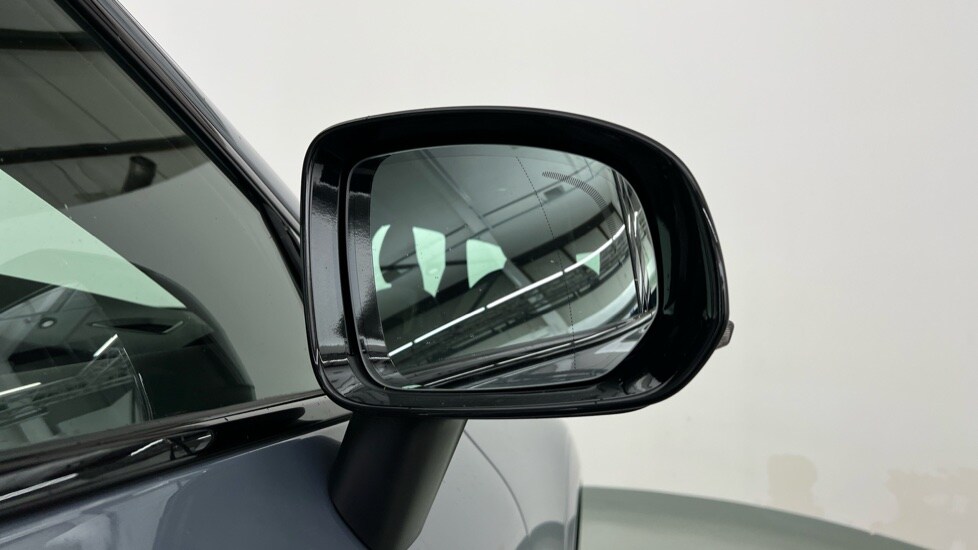 Used Volvo XC60 2023 for sale - 77893885: Photo 32