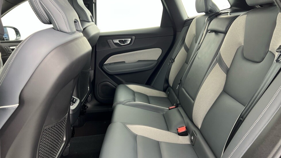 Used Volvo XC60 2023 for sale - 77893885: Photo 33
