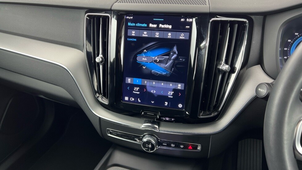 Used Volvo XC60 2023 for sale - 77893885: Photo 47