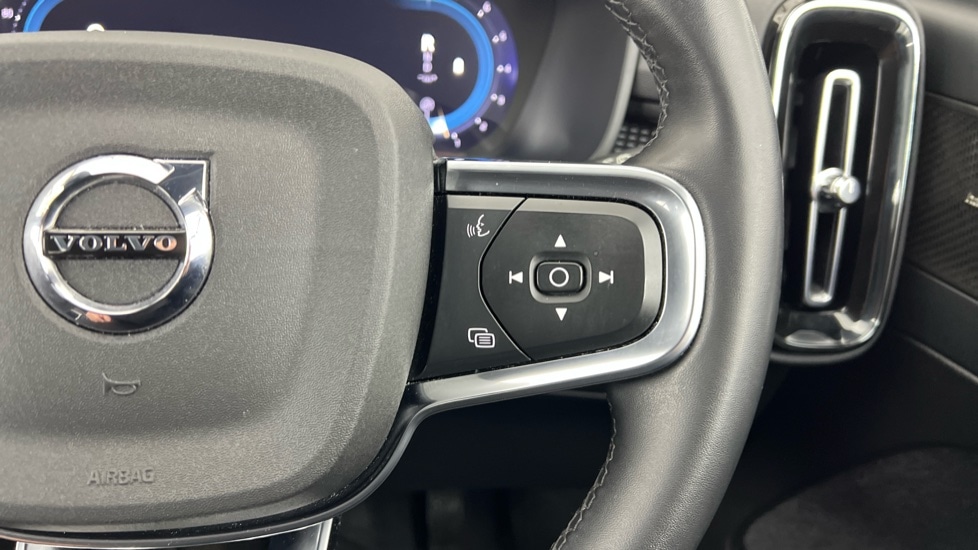 Used Volvo XC40 2024 for sale - 77071046: Photo 22