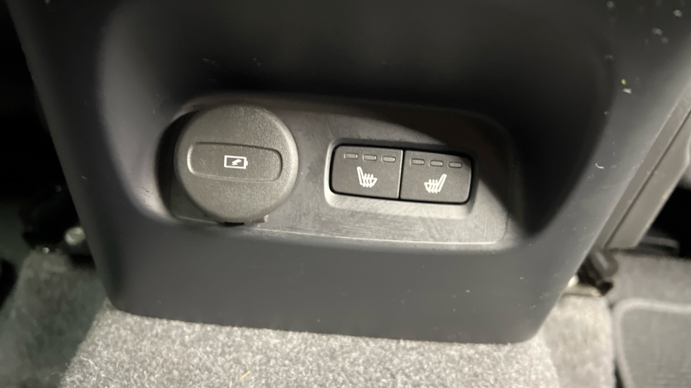 Used Volvo XC40 2024 for sale - 77071046: Photo 41