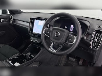 Used Volvo XC40 2024 for sale - 75467428: Photo