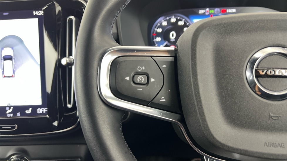 Used Volvo XC40 2022 for sale - 76817726: Photo 21