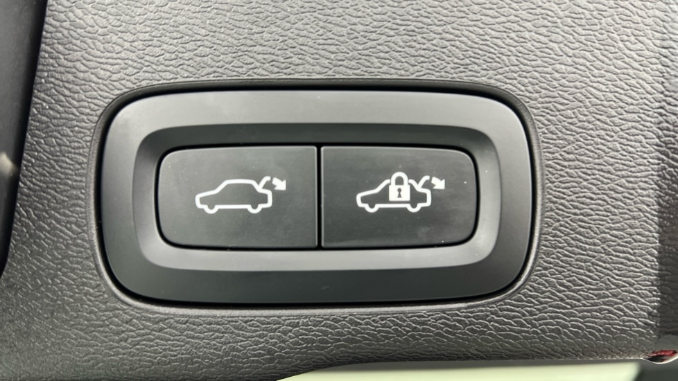 Used Volvo XC60 2022 for sale - 76507571: Photo 35