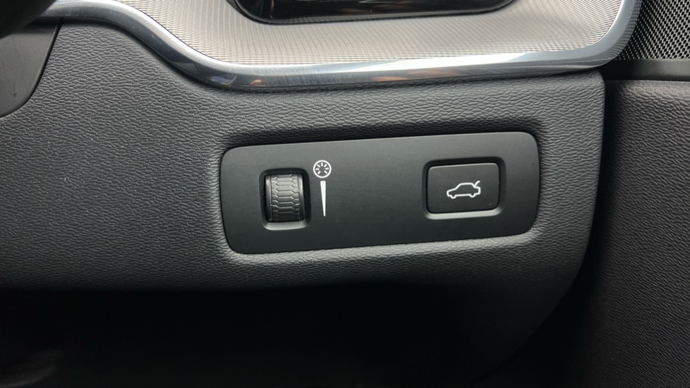 Used Volvo XC60 2022 for sale - 76507571: Photo 51