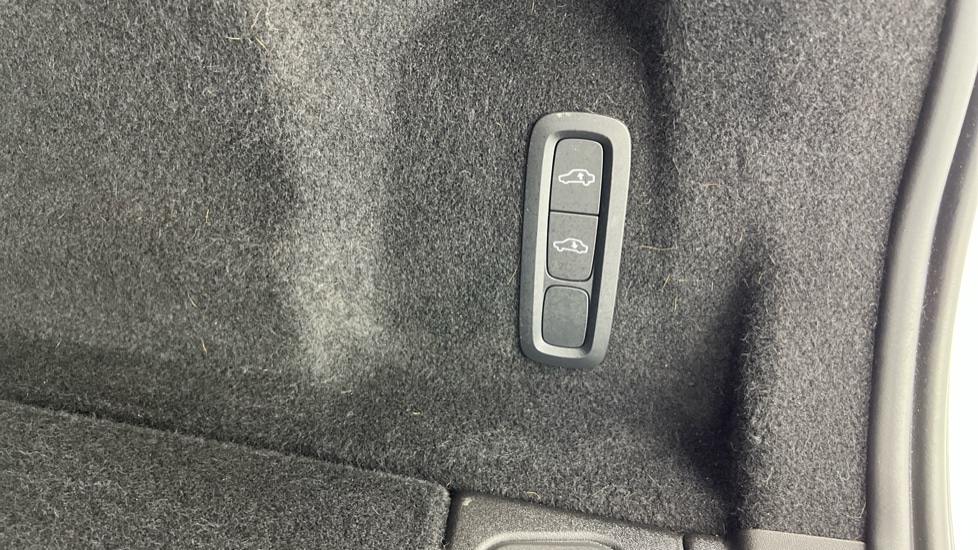 Used Volvo XC60 2022 for sale - 76507571: Photo 54