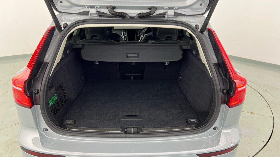 Used Volvo V60 2025 for sale - 77893970: Photo 13