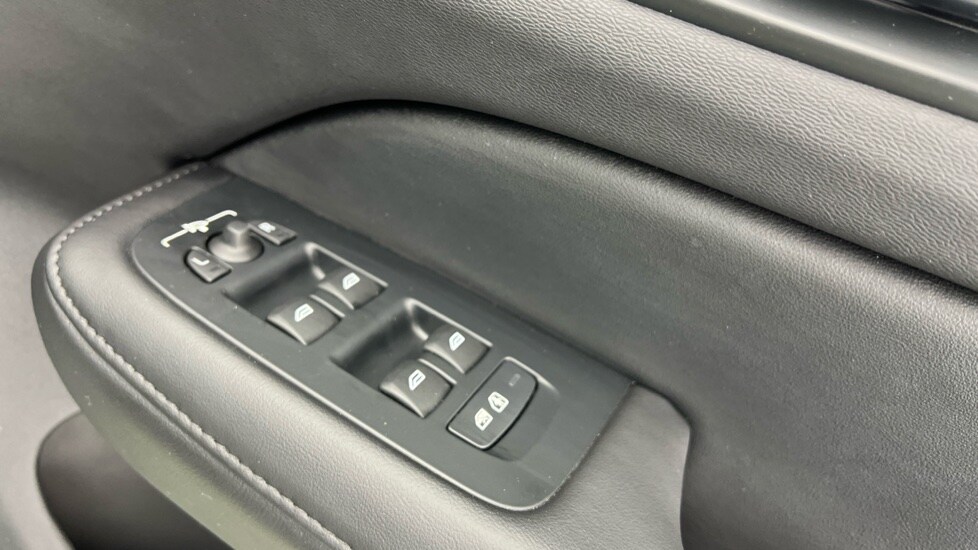 Used Volvo V60 2025 for sale - 77893970: Photo 24