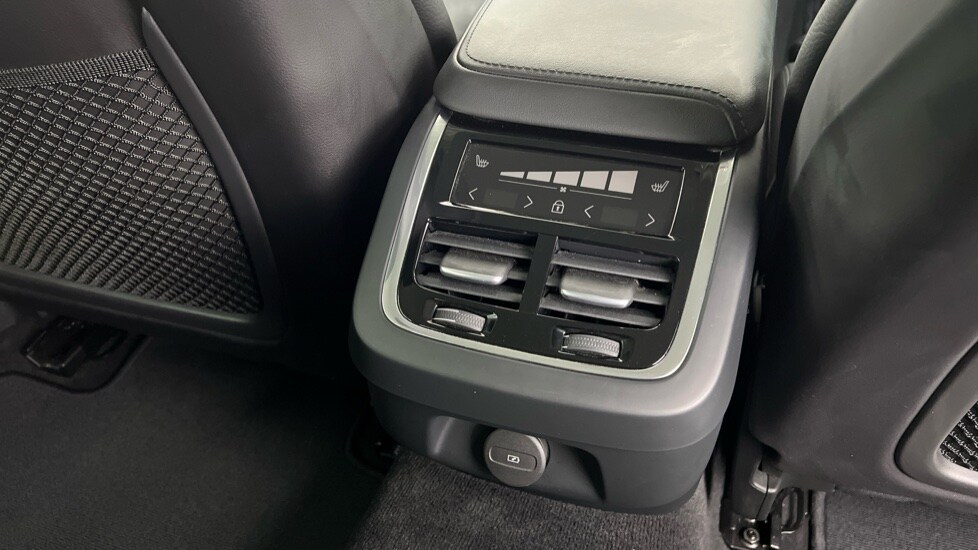 Used Volvo V60 2025 for sale - 77893970: Photo 40