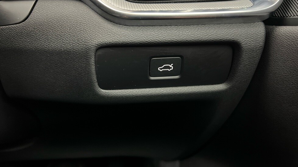 Used Volvo V60 2025 for sale - 77893970: Photo 51