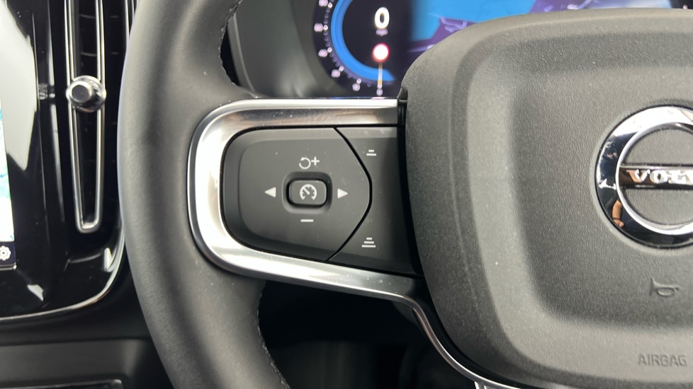 Used Volvo XC40 2024 for sale - 75763440: Photo 21