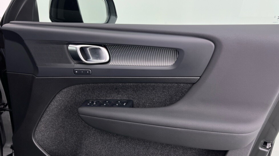 Used Volvo XC40 2024 for sale - 75763440: Photo 29