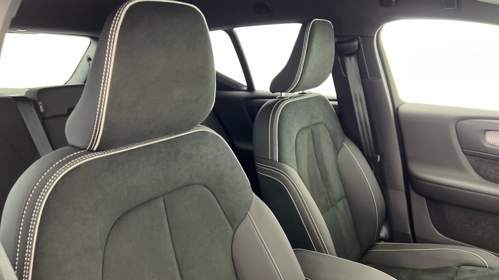 Used Volvo XC40 2024 for sale - 75763440: Photo 31