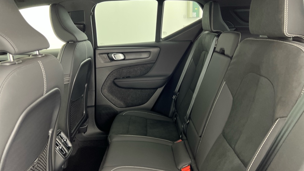 Used Volvo XC40 2024 for sale - 75763440: Photo 33