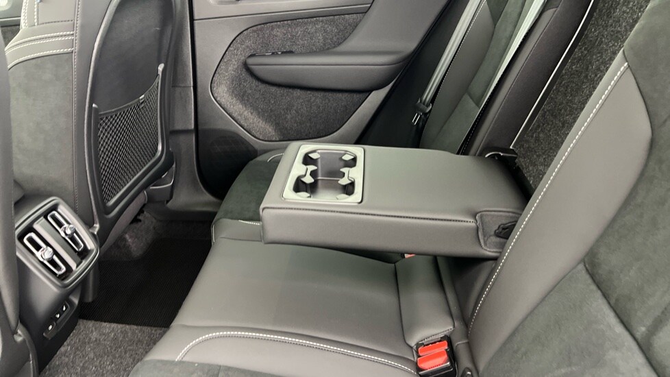 Used Volvo XC40 2024 for sale - 75763440: Photo 34