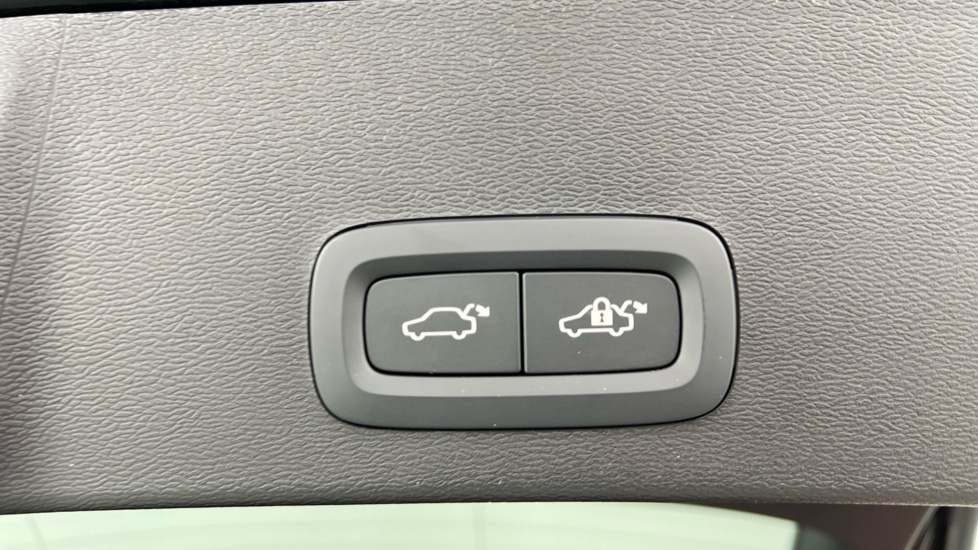 Used Volvo XC40 2024 for sale - 75763440: Photo 35