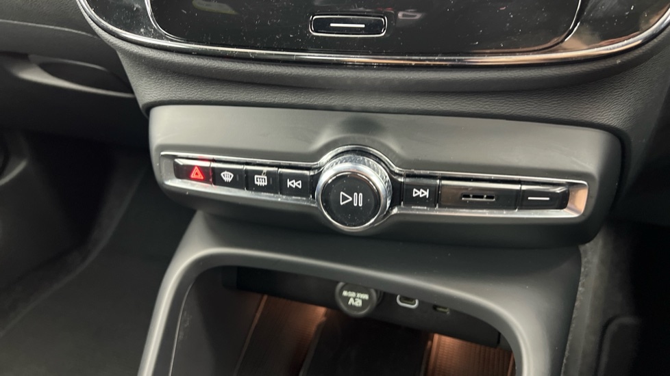 Used Volvo XC40 2024 for sale - 75763440: Photo 46