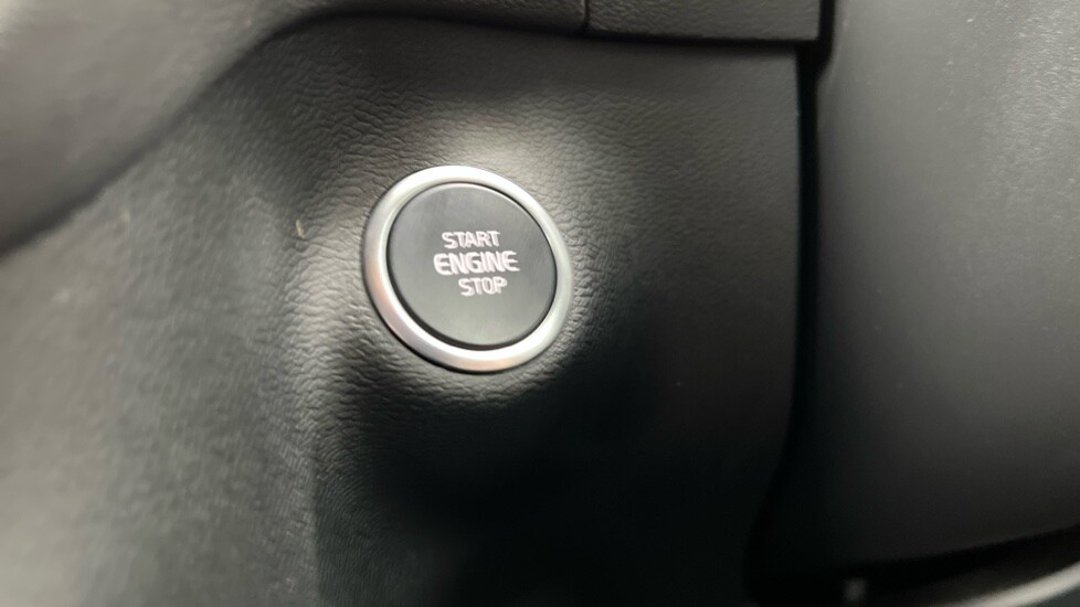 Used Volvo XC40 2024 for sale - 75763440: Photo 47