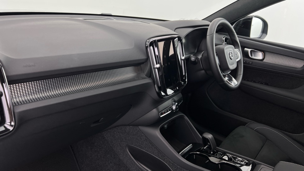 Used Volvo XC40 2024 for sale - 75763440: Photo 61