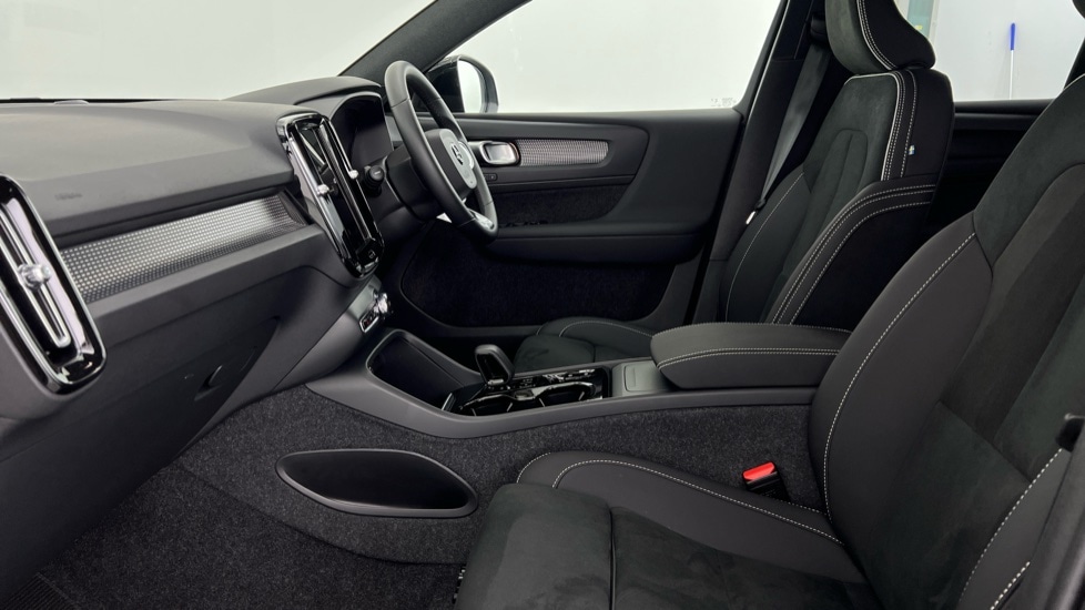 Used Volvo XC40 2024 for sale - 75763440: Photo 62
