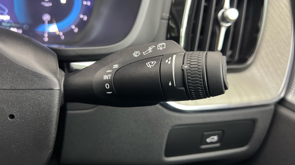 Used Volvo XC60 2025 for sale - 76563874: Photo 23