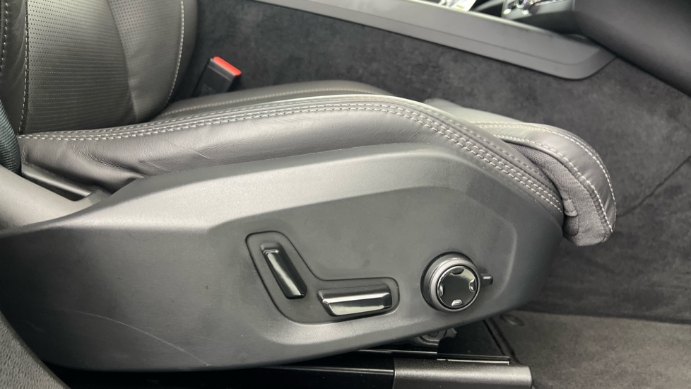 Used Volvo XC60 2025 for sale - 76563874: Photo 30