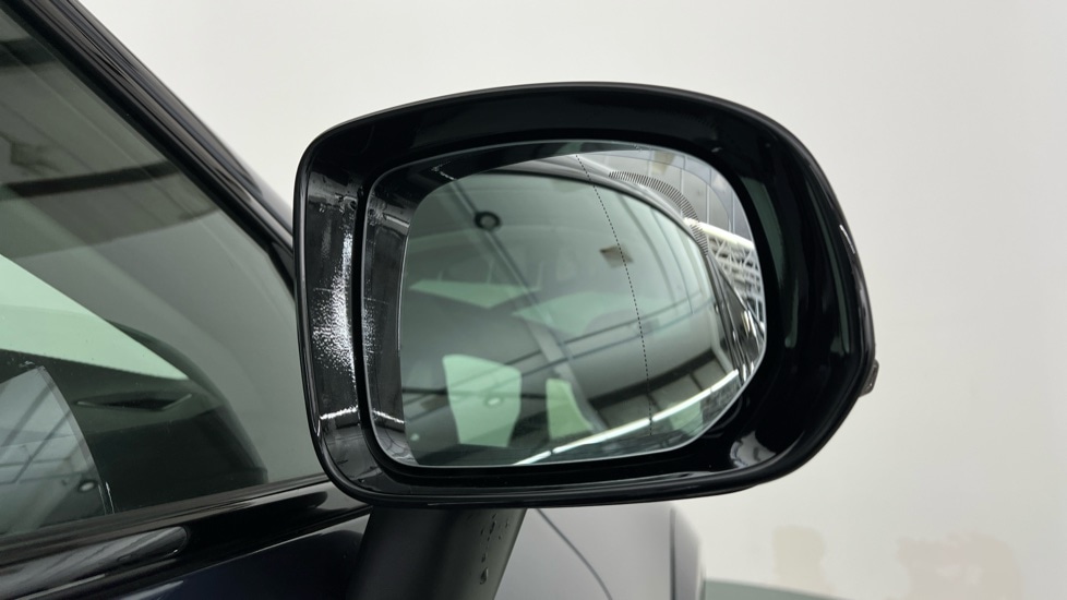 Used Volvo XC60 2025 for sale - 76563874: Photo 32