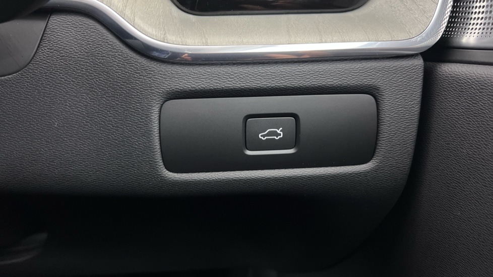 Used Volvo XC60 2025 for sale - 76563874: Photo 53