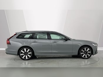 Used Volvo V90 2025 for sale - 76519405: Photo