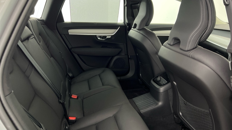 Used Volvo V90 2025 for sale - 76519405: Photo 6