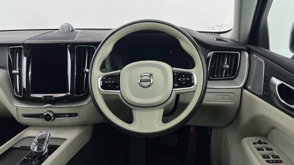 Used Volvo XC60 2023 for sale - 77971782: Photo 10