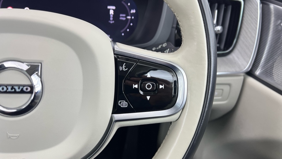 Used Volvo XC60 2023 for sale - 77971782: Photo 22