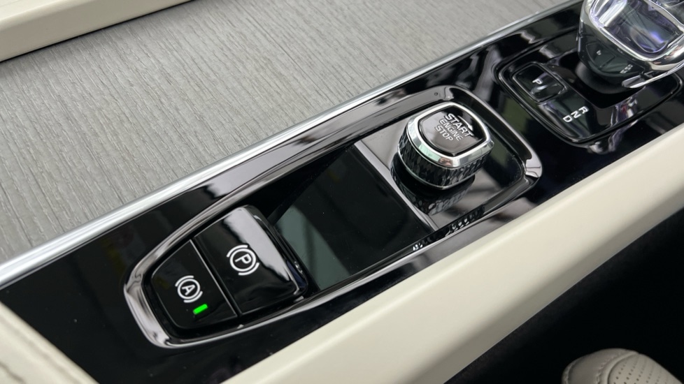 Used Volvo XC60 2023 for sale - 77971782: Photo 27