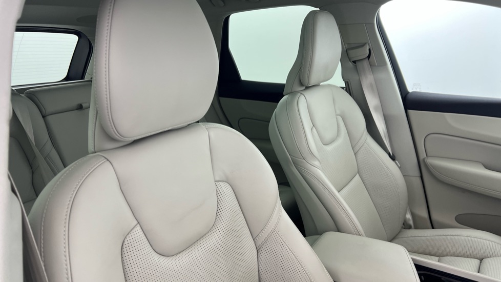 Used Volvo XC60 2023 for sale - 77971782: Photo 38