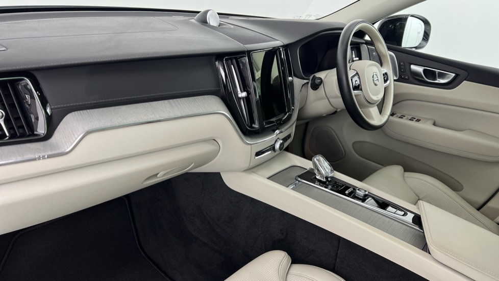 Used Volvo XC60 2023 for sale - 77971782: Photo 64