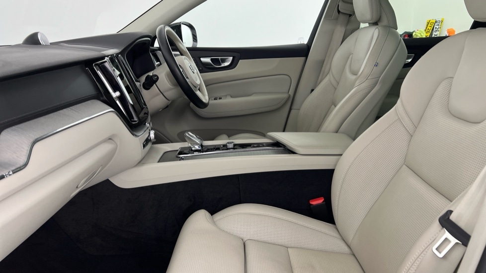 Used Volvo XC60 2023 for sale - 77971782: Photo 65